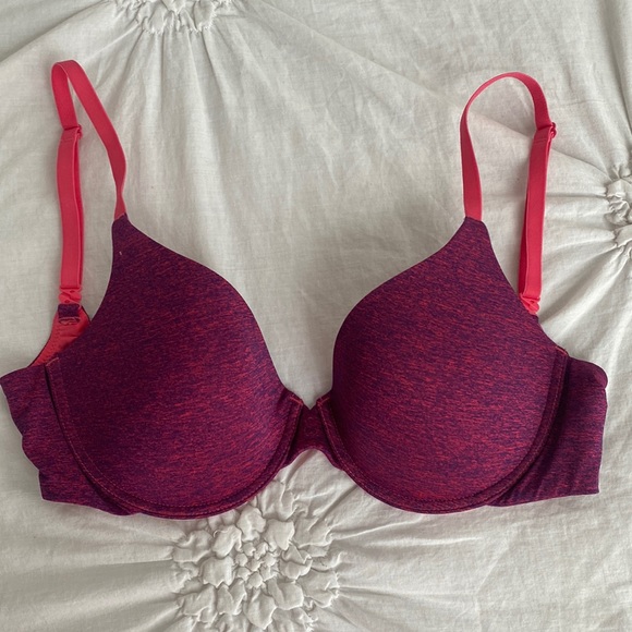 NWOT Victoria’s Secret Bra - Picture 1 of 2
